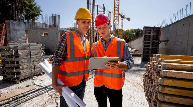 Kamizelki robocze – funkcjonalność i bezpieczeństwo w każdej pracy